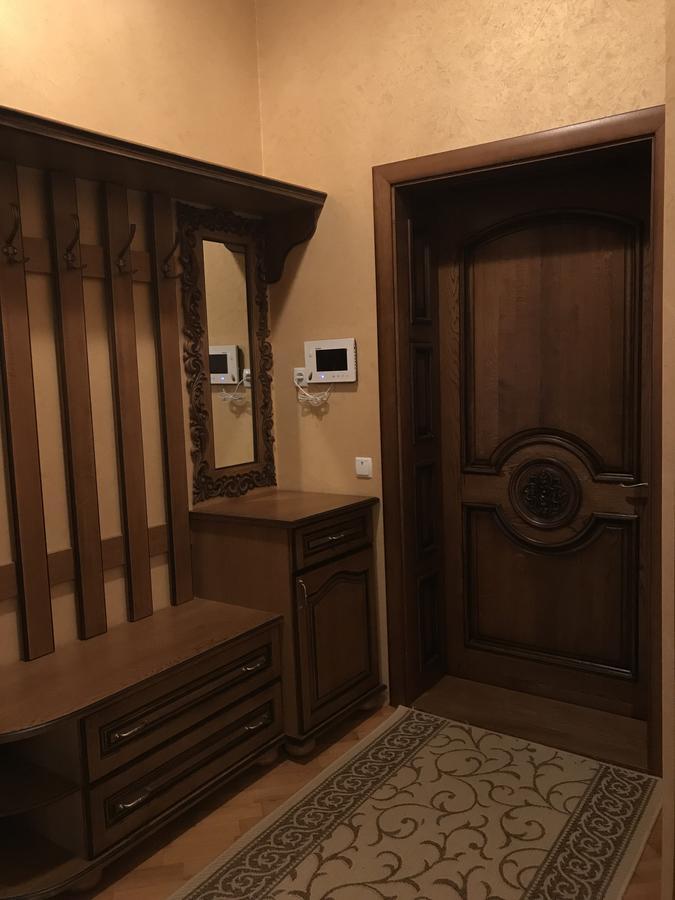 Дворівневі Апартаменти Antique Ternópil Exterior foto